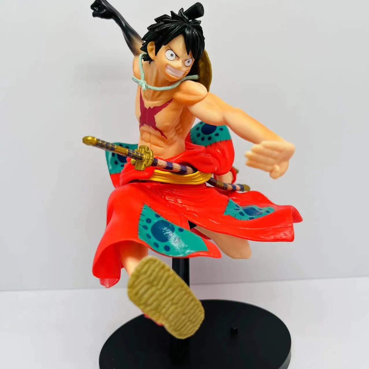 HUAYI figur jubah merah satu potong monyet D luffy mainan Model kartun PVC tokoh aksi Anime figur luffy