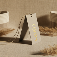 Étiquettes suspendues en papier de luxe personnalisées, étiquettes en carton épais avec logo en feuille d'or pour jeans, sacs, bijoux
