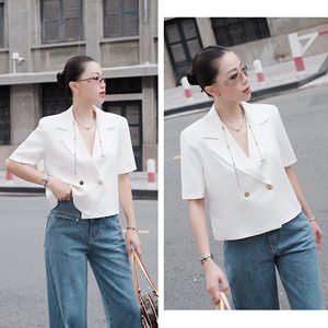 Blazer pour femme à manches courtes, boutonné, double boutonnage, coupe classique, veste tissée, fabriqué au Vietnam, polyester et élasthanne - Product Image 3