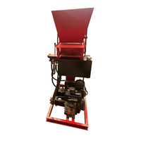 Machine automatique de fabrication de blocs de terre compressée emboîtables