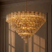 Lustre cascade moderne de luxe avec structure en laiton et pendentifs en verre pour plafond haut, villa, hall d'hôtel, projet commercial