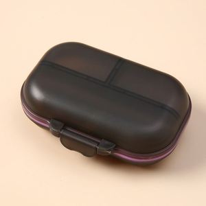 Organisateur portable à 7 compartiments - Boîte à médicaments miniature à double fermeture pour pilules/vitamines, étui à pilules de voyage (multicolore) - Product Image 5