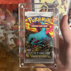 Étui de présentation magnétique en acrylique personnalisé avec support pour les boosters de cartes Pokémon/Yugioh - Vitrine de collectionneur - Product Image 2