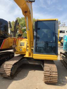 Excavatrice sur chenilles KOMATSU PC60-8 d'occasion de haute qualité, petite taille, 6 tonnes, faible nombre d'heures de travail, pas de révision importante, vente chaude - Product Image 4