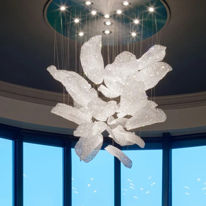 Grand lustre personnalisé moderne de fleurs de cristal de porcelaine pour la salle à manger de villa - Product Image 1