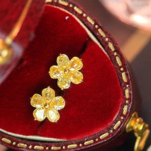 Xinfly 18k <b>Fine</b> Jewelry Gold and Natural Yellow Diamond Flower Shape <b>Stud</b> <b>Earrings</b> - Product Image 2