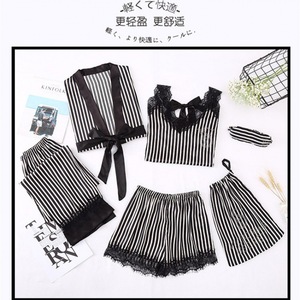 Pijama de seda helada térmica transpirable para mujer, estilo otoño, con pedrería, rayas y bloques de color, y ribete de encaje, tipo bata. - Product Image 4