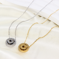 Collier Pendentif Chrétien Géométrique en Acier Inoxydable Plaqué Or PVD 14K, Double Anneau, Chiffres Romains, Coquillage, Cadeau Tendance – Vente en Gros