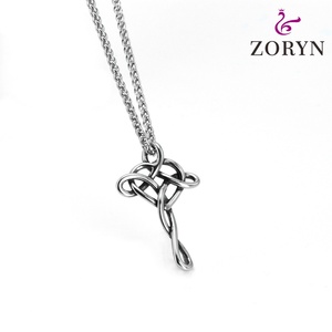 Collares con Colgante de Cruz de Nudo Celta de Acero Inoxidable, Joyería de Moda de Acero de Titanio Vintage Vikingo Irlandés Religioso para Hombres y Mujeres - Product Image 3