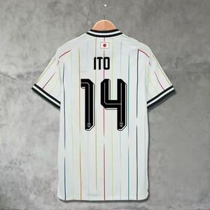 Kubo # Maglia da Calcio della Nazionale Giapponese 2020 Bianca con Strisce Multicolore per Partite Fuori Casa - Product Image 5