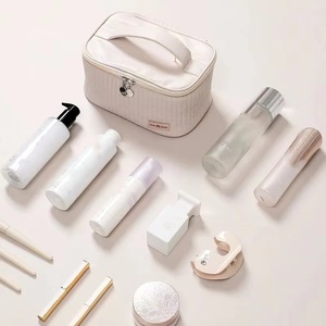 Bolsa de Almacenamiento de Cosméticos Impermeable de Doble Capa para Mujer, Grande y Portátil, con Diseño de Separación en Seco y Húmedo - Product Image 6