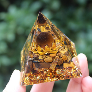 Pirámide de Cristal de Ojo de Tigre, Resina Epoxi, Decoración para el Hogar, Adorno de Escritorio, Patrón de Loto Amarillo - Product Image 4