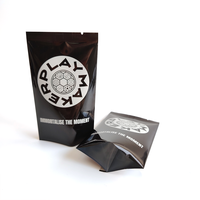 Sachet d'emballage en feuille brillant pour cartes à collectionner, avec encoche de déchirement, design personnalisé, 90 microns, anti-humidité, pour supermarché