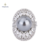Bijou fantaisie de luxe pour femme, imitation perle de coquillage blanche 16 mm, plaqué cuivre et platine, serti de diamants, forme géométrique