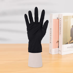 Gants jetables noirs en nitrile texturé sans latex, sans poudre, sans silicone, 3 mil, pour le service alimentaire, personnalisables - Product Image 2