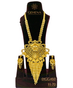 Ensemble de collier, boucles d'oreilles et bague en or plaqué 24 carats de 5 grammes, magnifique, design de créateur, mariage, petite taille, tendance arabe, nouveau - Product Image 1