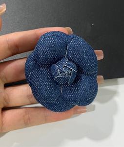 Haut de gamme 6.8cm Denim camélia Corsage tête Clip petite fleur parfumée en forme de broche épingle à cheveux pour enfants principalement en alliage - Product Image 6