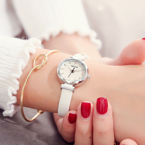 Reloj de Cuarzo para Mujer, Minimalista, Moderno, Versátil, Esfera Pequeña, Resistente al Agua - Product Image 1