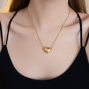 Nouveau Collier Pendentif Cœur Doré Aimanté Fort, Inaltérable, Tendance, Design <span class=keywords><strong>Couple</strong></span>, Polyvalent, Collier Internet à la Mode - Product Image 3