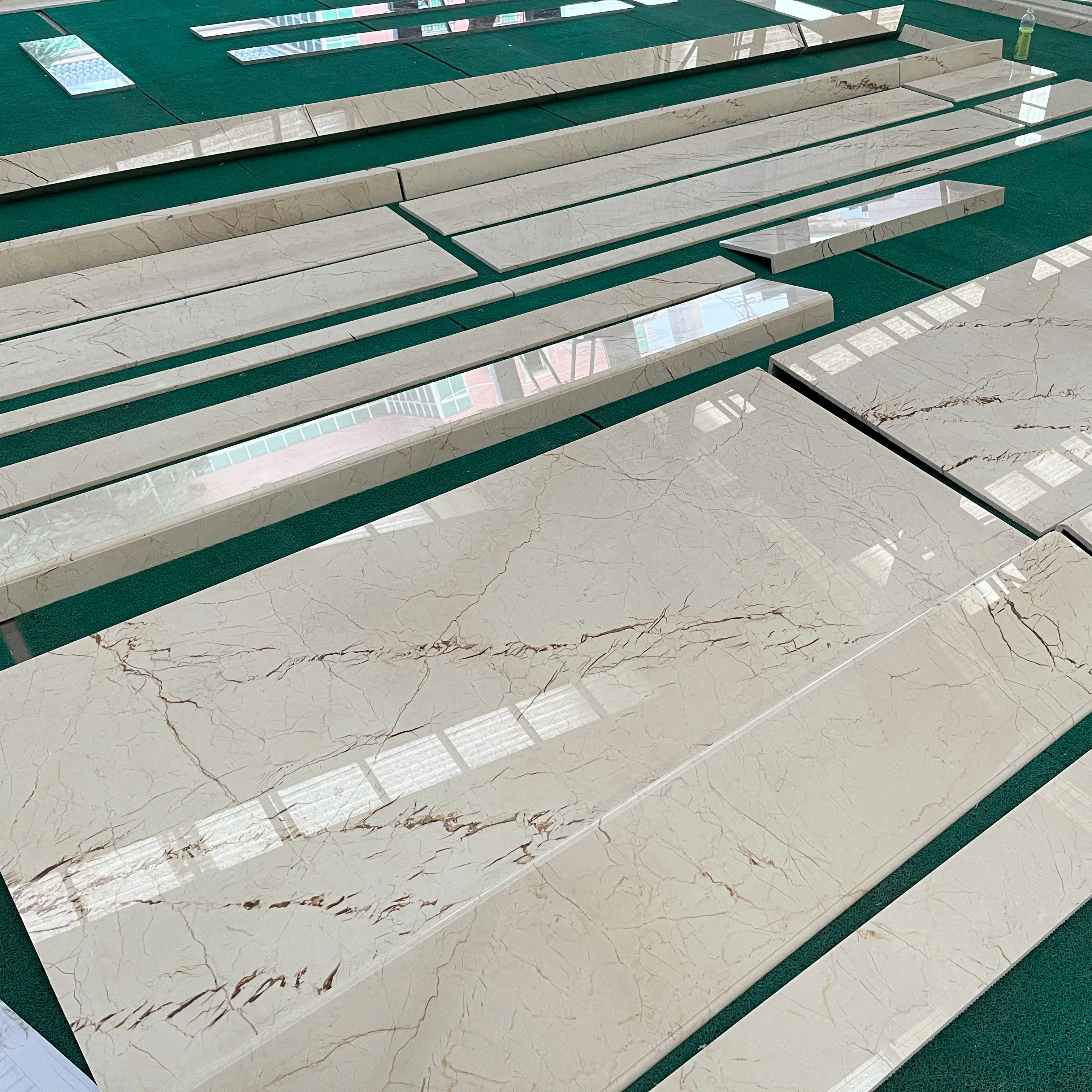 AST OEM/ODM marmore arbeitsplatten altın rosalight en kaliteli marmar doğal taş cilalı boyutu mermer fayans kesmek
