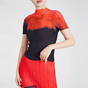 Dégradé décontracté femmes coupe ajustée à manches courtes T-Shirt plissé de haute qualité impression par transfert de chaleur écologique 100% Polyester - Product Image 1