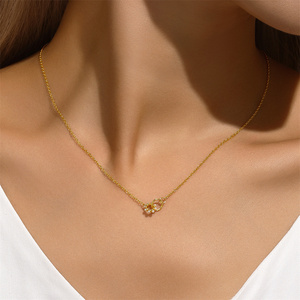 Collar de Moda con Diseño de Estrella y Luna de Perlas S925 de Alta Calidad para Mujer - Product Image 6