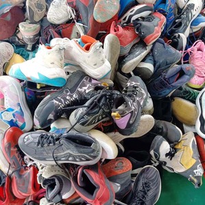 Chaussures <span class=keywords><strong>de</strong></span> basketball d'occasion pour hommes <span class=keywords><strong>de</strong></span> <span class=keywords><strong>marque</strong></span> chinoise, chaussures <span class=keywords><strong>de</strong></span> basketball <span class=keywords><strong>de</strong></span> seconde main, sac <span class=keywords><strong>de</strong></span> chaussures Ukay Ukay, <span class=keywords><strong>grossiste</strong></span> en chaussures solides - Product Image 1