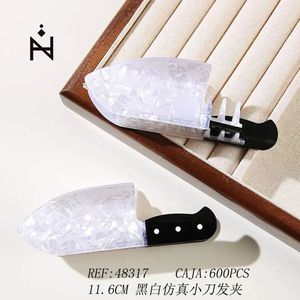 Petite pince à cheveux 11,6 cm, noire et blanche, design réaliste de couteau, épingle à cheveux - Product Image 2