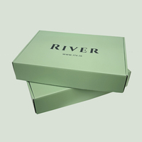 Boîtes d'expédition pliables haut de gamme en carton ondulé recyclable avec logo personnalisé pour vêtements, fourrures, pelliculage mat, gaufrage, cadeaux de parfum