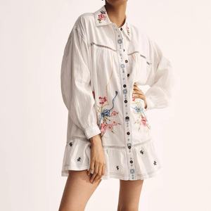 Robe d'été pour femmes en coton 100% sur mesure OEM, sans manches, broderie florale, mini robe en coton, robe décontractée pour femmes - Product Image 1