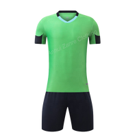 24-25 Fußballtrikot Individuelles Team-Fußballuniform Trikot-Druck Fan-Fußballshirts