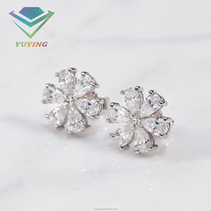 Prêt à expédier : Boucles d'oreilles clous en argent sterling 925, motif fleur, moissanite taille poire couleur D VVS, sertissage griffe de cristal, testeur de diamant Psaa - Product Image 5