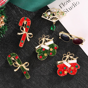 Christmas <b>Candy</b> Cane And Mittens Brooches Crystal Rhinestone Zinc Alloy Unisex Fashion Accessory Gift - Product Image 5