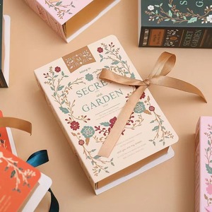 Caja de regalo de cartón con forma de libro, magnética, con cinta, personalizable según las necesidades. - Product Image 6