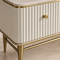 WYRAX Fashion Boutique Weißes Geriffeltes Buffet-Schrank mit Mittelschubladen Seitenschränken Breiter Vitrine und Goldfarbener Metallbasis