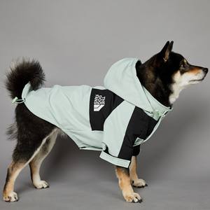 Chubasquero de perro grande de moda <span class=keywords><strong>North</strong></span> <span class=keywords><strong>Face</strong></span> 2025, chaqueta de invierno para mascotas, diseño de bandera americana, poliéster duradero clásico de verano a prueba de viento - Product Image 3