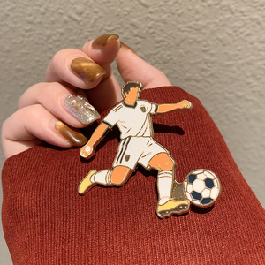 Spilla Distintiva in Metallo Smaltato Personalizzata per Calciatori - Spille Smaltate per Giocatori di Calcio per Merchandising per Tifosi e Collezionabili Sportivi - Product Image 4