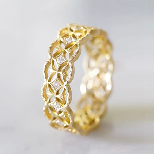 Anello Vintage con Corona Floreale Traforata per Donne, Elegante Gioiello da Dito alla Moda - Product Image 4