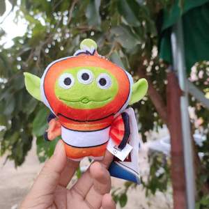Lindo Peluche de Oso Verde Alienígena de Tres Ojos con Fresa Rosa, Divertido Muñeco de Peluche de Hamburguesa, <span class=keywords><strong>Mini</strong></span> Colgante de 12CM para Llavero y Mochila - Product Image 5