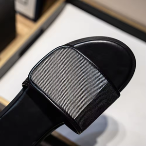 Chaussons de luxe de marque célèbre, chaussons décontractés personnalisés pour femmes - Product Image 4