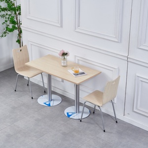 Ensemble de table et de chaises de cantine scolaire moderne et écologique pour 4 personnes, pour utilisation universitaire - Product Image 2
