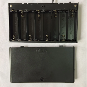 Soporte de Plástico para 12V y 8 Pilas AA, Caja con Clip para Baterías, Interruptor de Encendido/Apagado y Conector de Alimentación de 5.5mm CC - Product Image 1