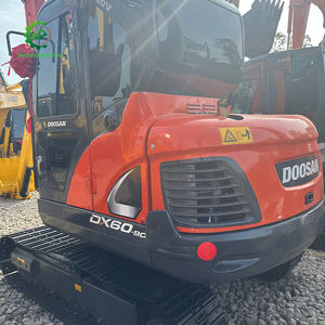Excavadora hidráulica sobre orugas Doosan Dx60 6Ton, modelo 2022, modelo de motor y componentes del núcleo del motor, bajas horas de trabajo - Product Image 1