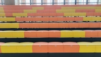 Sièges de tribune haute capacité, durables, imperméables en HDPE/PE, garantie 5 ans pour les stades, les arènes et les espaces extérieurs