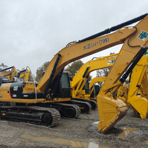 Excavatrice hydraulique de classe CAT 320D 22 tonnes conçue pour une durabilité à haut rendement faibles coûts d'exploitation dans les constructions exigeantes - Product Image 1