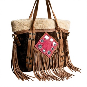 Sac à bandoulière Bohème en peau de mouton à franges, fait main, avec travail de miroirs Banjara et broderie tribale, en cuir véritable, style ethnique, sac fourre-tout d'hiver pour le voyage - Product Image 1