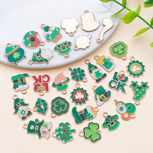 Colgantes de aleación de zinc con diseño de trébol de cuatro hojas irlandés de dibujos animados vintage, botas, sombrero de copa y globo de la SUERTE, accesorios de joyería DIY - Product Image 4