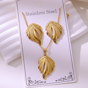 Ensemble de bijoux pendentifs best-sellers en acier inoxydable 316L plaqué or 18 carats, étanche, élégant, collier et boucles d'oreilles, accessoire de mode - Product Image 4