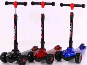 Trottinette pliable d'usine à <span class=keywords><strong>trois</strong></span> roues et hauteur réglable, avec corps en aluminium et roues en PU, pour enfants de 3 ans - Product Image 2