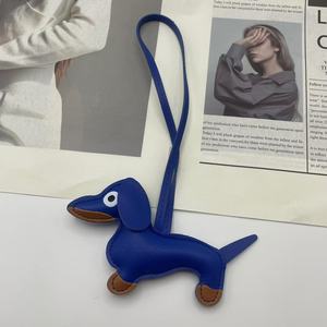 ダックスフンド ペンダント PUレザー 子犬 バッグチャーム カップル キーホルダー 車用ペンダント - Product Image 6
